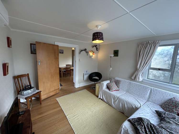 2/5 Joyce Cres 10446_2