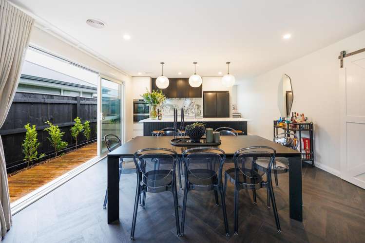 6 Solitude Crescent Kelvin Grove_10