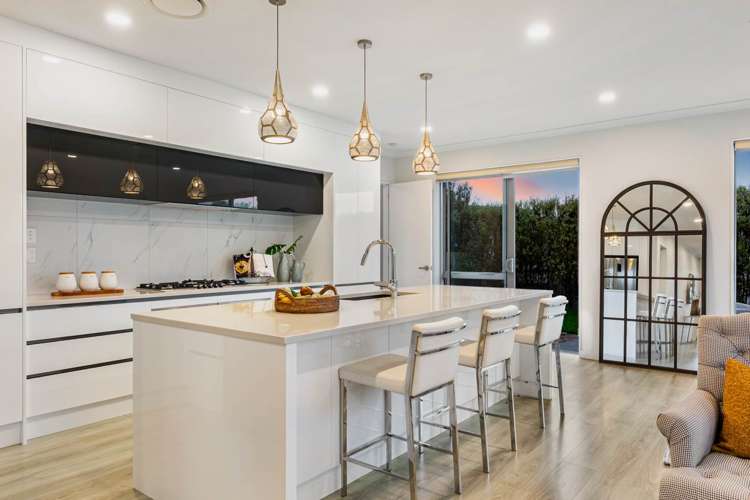 58 Colonial Drive Silverdale_11