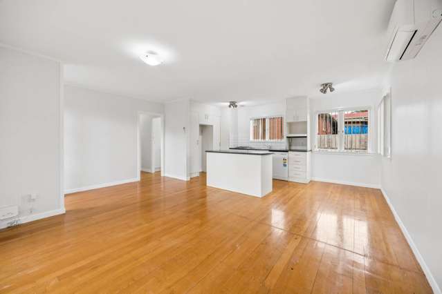 5A Barbary Avenue Kelston_1