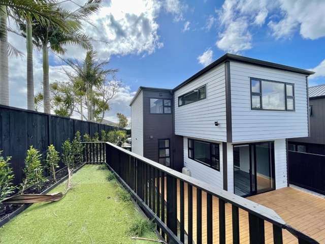 9/90 Picasso Drive West Harbour_1
