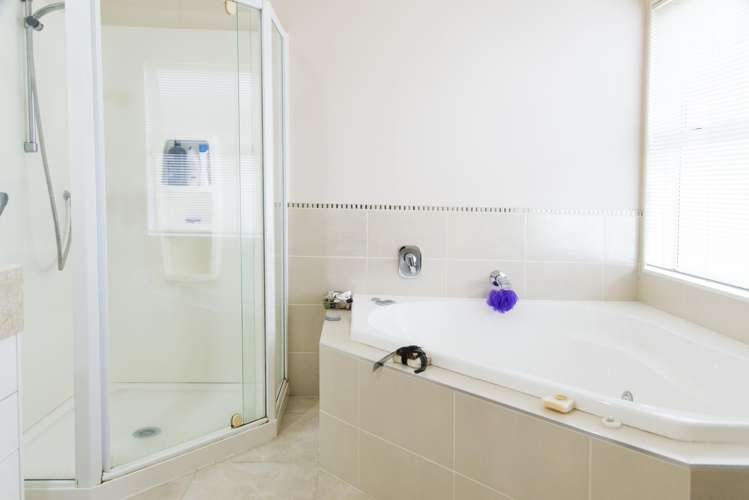 27 Turnberry Drive Wattle Downs_9