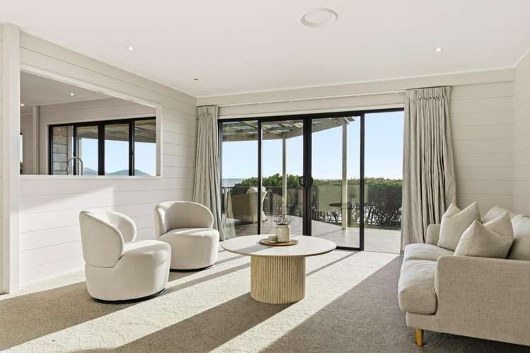 2A Lloyd George Road Wainui_10