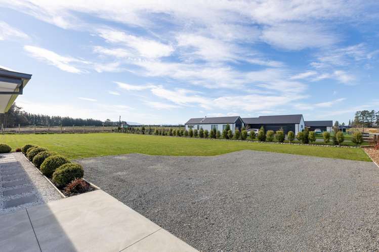 32 Summers Road Darfield_31