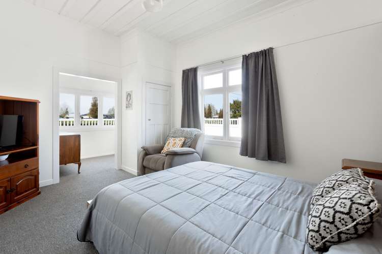 391 Dey Street Hamilton East_5