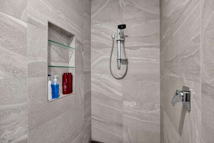 24 Washer Road Omata_38