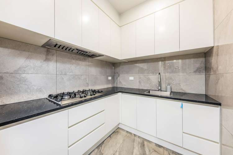 29 Casheltown Way Flat Bush_6