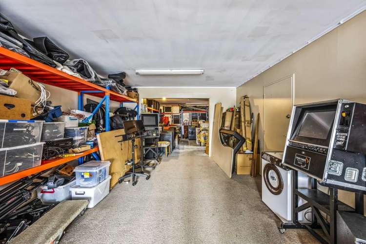 1/2 Westech Place Kelston_11