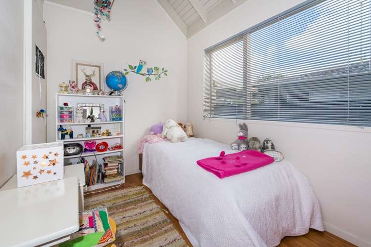 23 Mayall Avenue Beach Haven_13