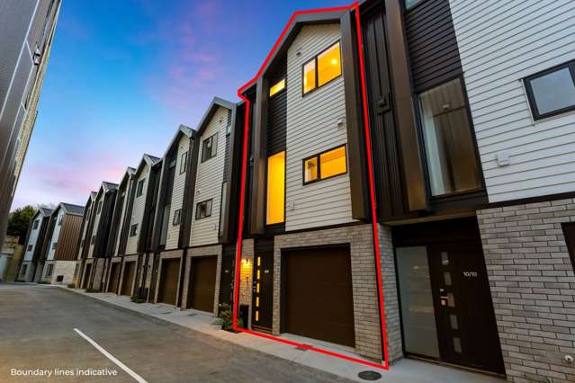 Luxury Townhouse in Prime Location