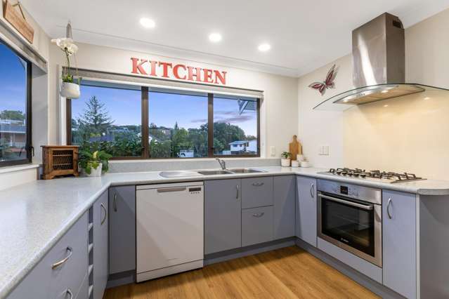 15 King Charles Drive Kingsley Heights_2