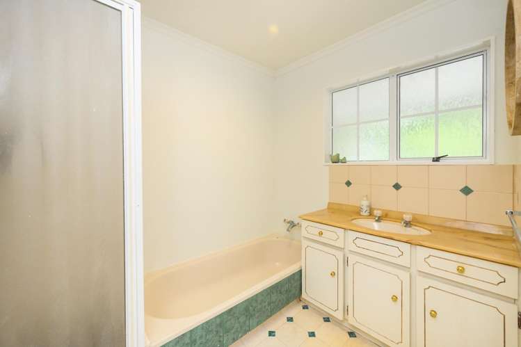 210 Old West Road Turitea_14
