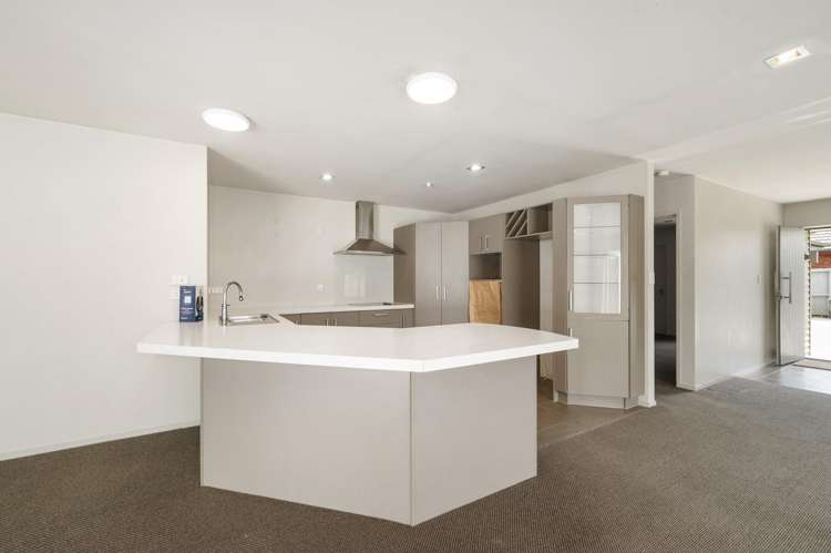 8 Owhatiura Drive Lynmore_4