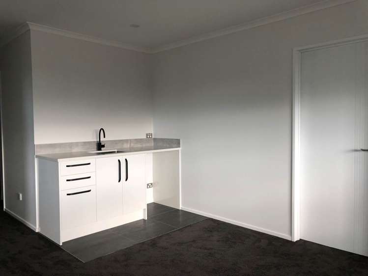 35 Koropa Road Flat Bush_11