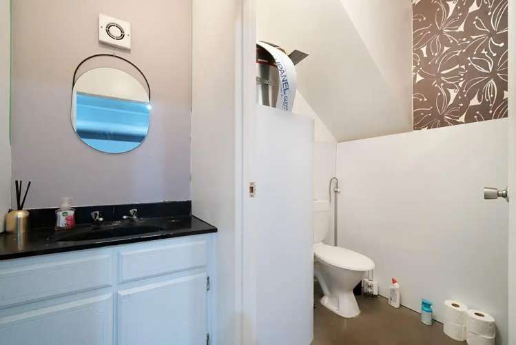 56 Commercial Road Helensville_11