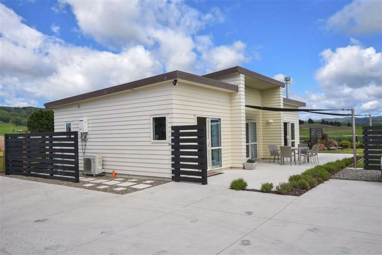 1247 Coast Road Karitane_0