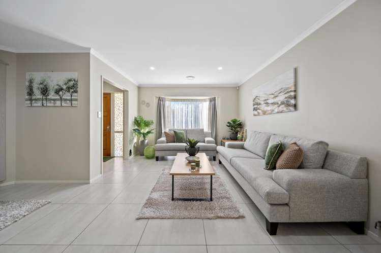 17 Flora Place Wattle Downs_10