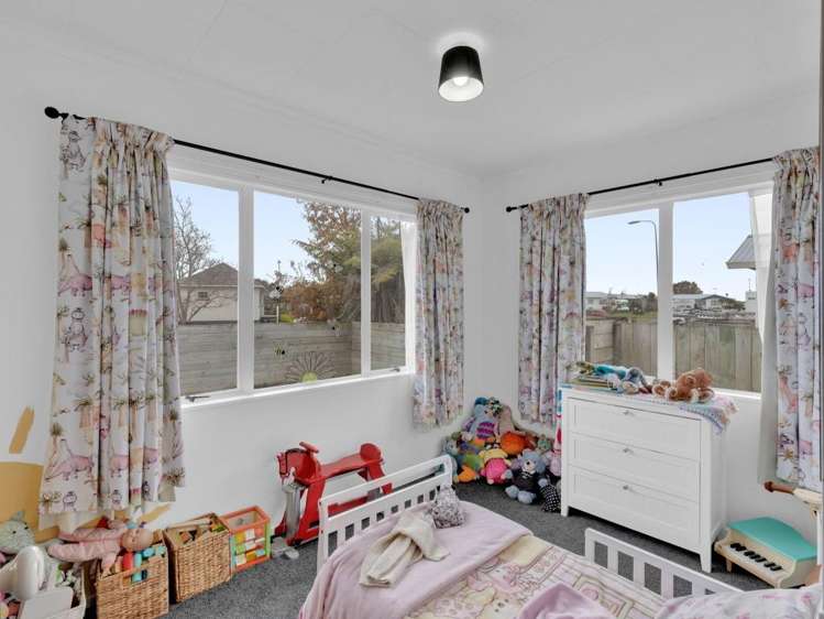 8 Shelley Jane Place Dinsdale_12