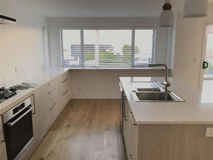 1/50 Seaview Road Castor Bay_4