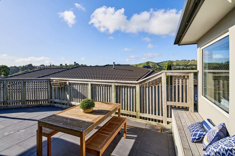 64 Te Puia Drive Aotea_17