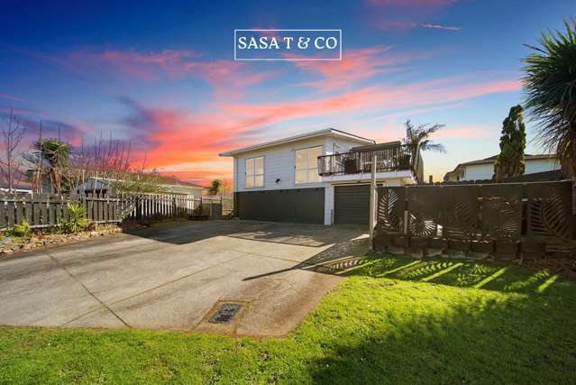 Backyard Bliss in Entertainer's Home!