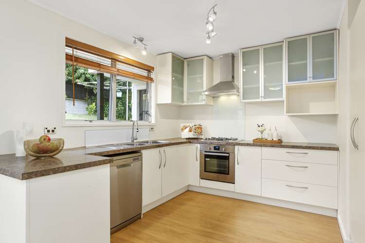 6 Lemnos Place Titirangi_8