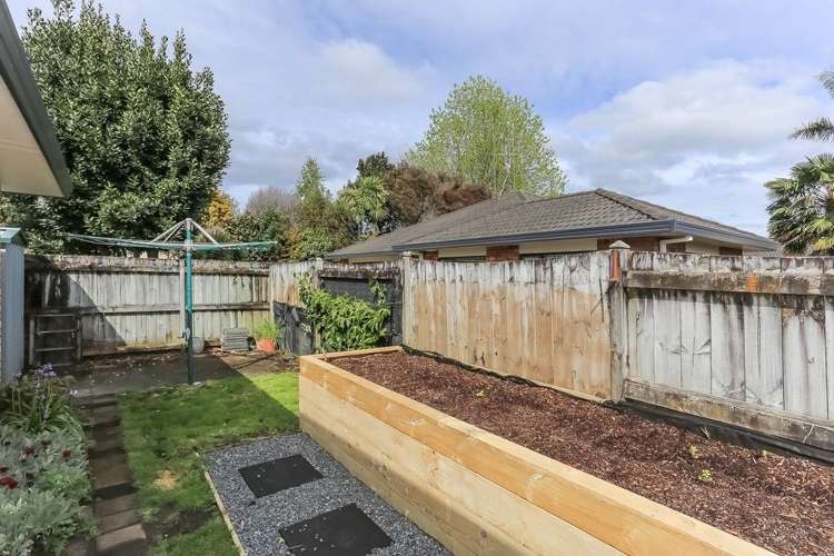 8 Manor Park Drive Pyes Pa_18