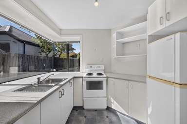 2/245 Wainoni Road_3