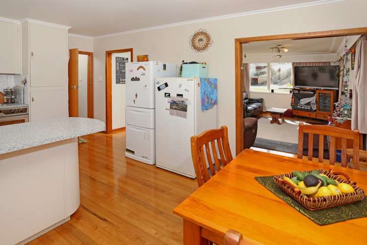 25 Castaing Crescent Te Atatu South_5