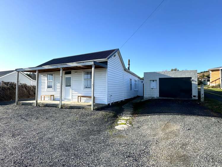 86 Salcombe Street Kaitangata_16
