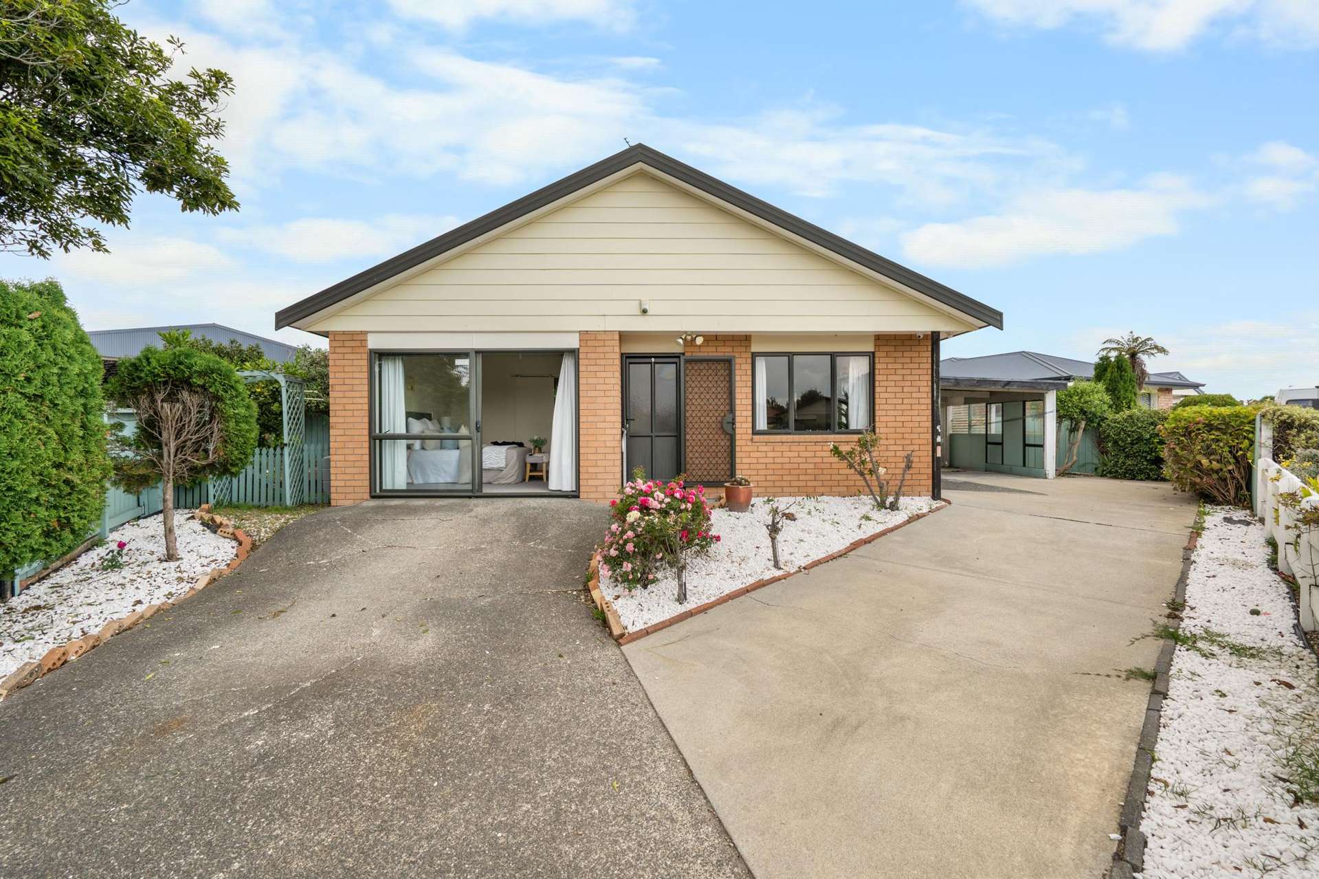 9 Harvard Court Melville_0