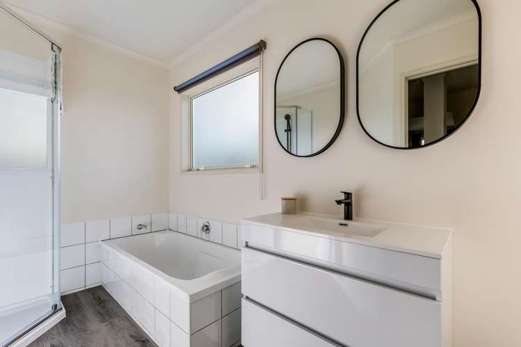 1 Henry Lane Patumahoe_11