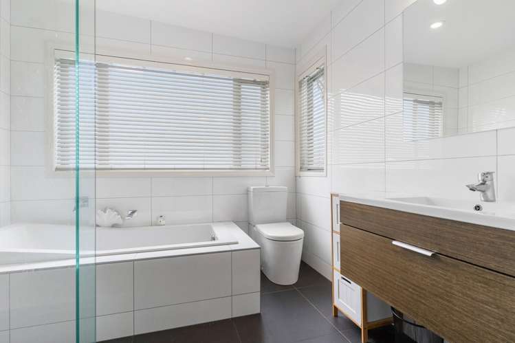 142C Paritai Drive Orakei_15