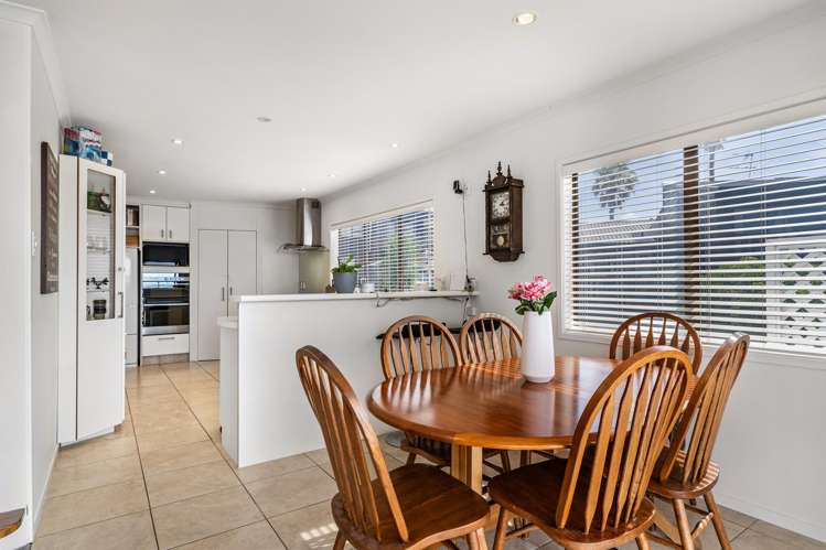 15 Flagstaff Place Massey_14