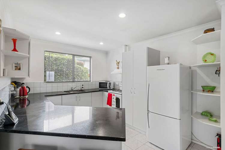 51 Hewlett Road Massey_9