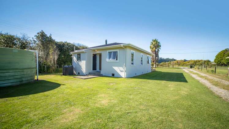 49 Tauwhareparae Road Tolaga Bay_13