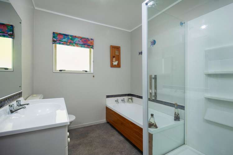 10 Davern Lane New Lynn_21
