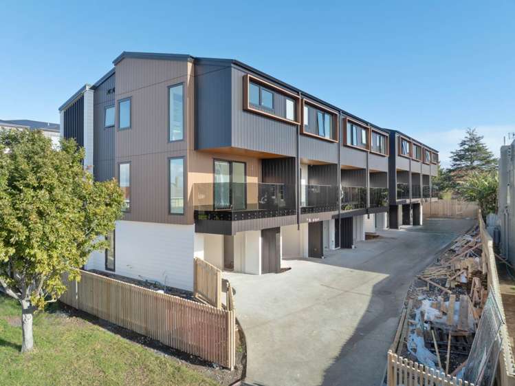 53 Court Crescent_1
