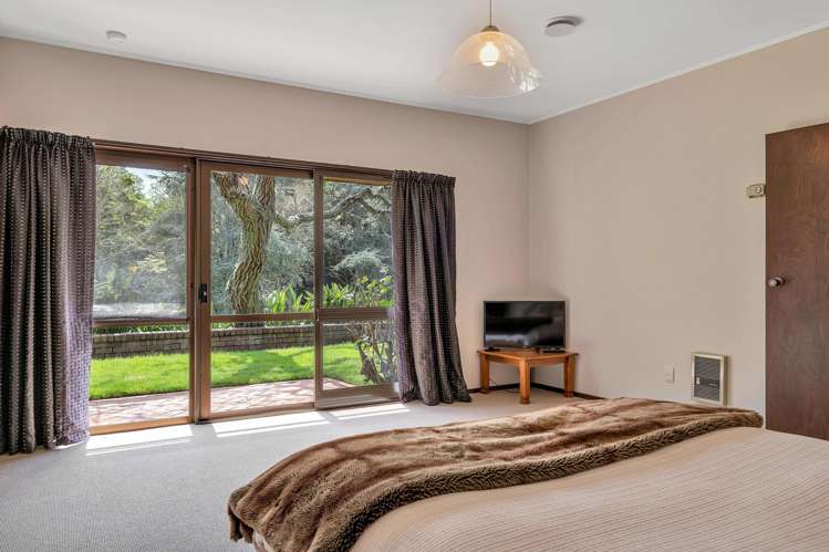 36 Beach Road Urenui_17