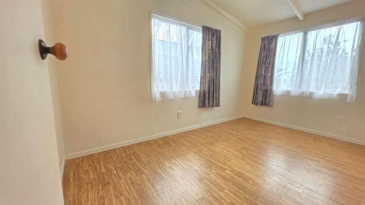 229 Hepburn Road Glendene_5