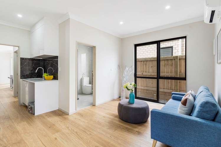 72 Charlestown Drive Flat Bush_11