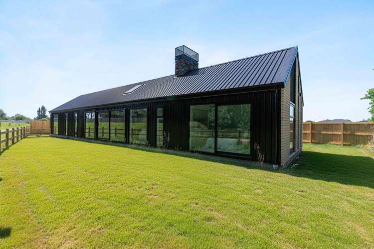 8 Molly Place Southbridge_23