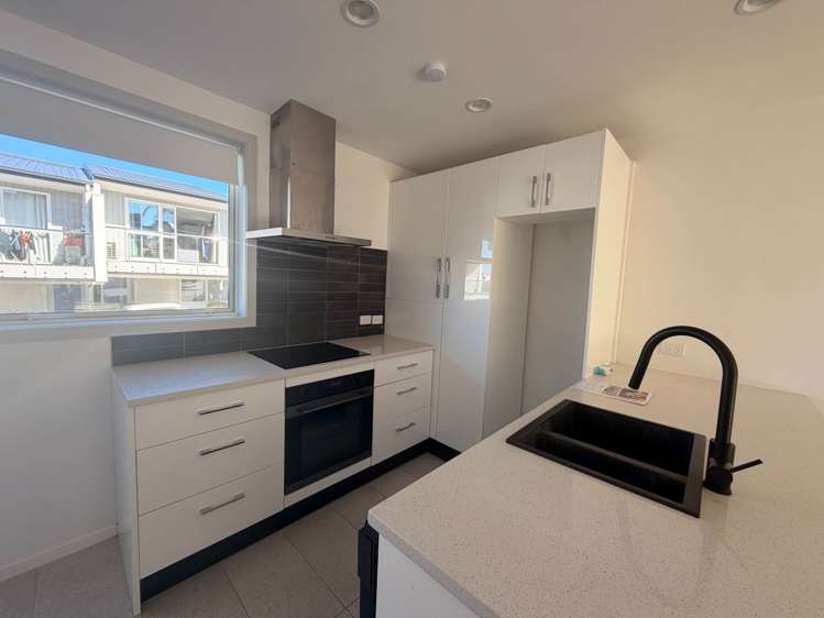 1/70 Barrack Road Mt Wellington_4