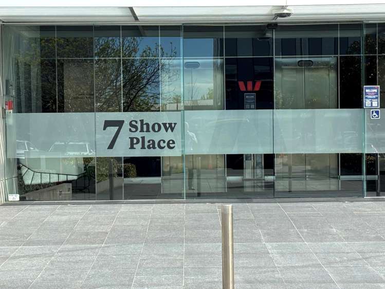 7 Show Place Addington_11