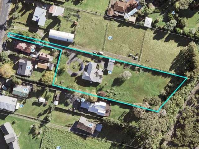 Home on 4980m² Upcoming Land–Blue Chip Investment!