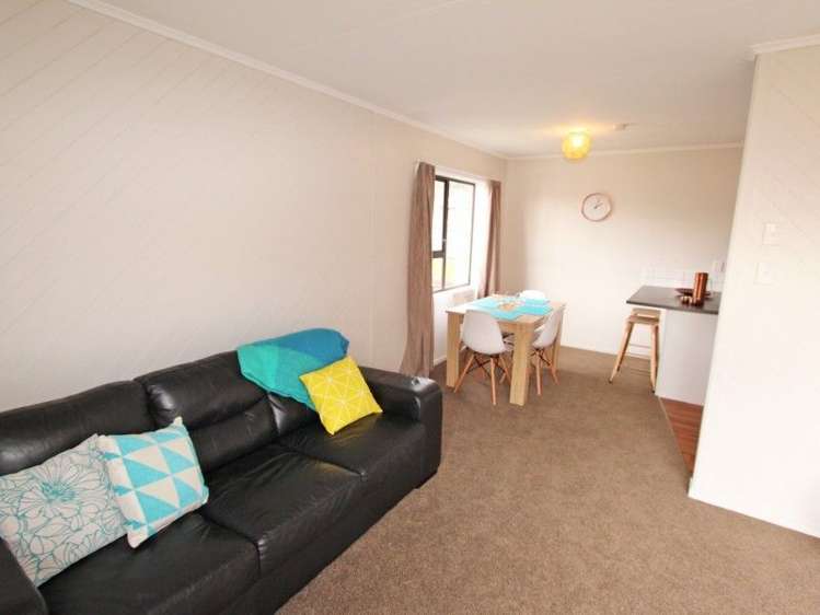 14 Driver Crescent Cannons Creek_23