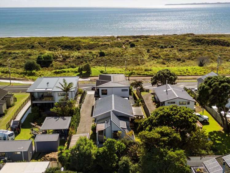 988 Papamoa Beach Road Papamoa Beach_2