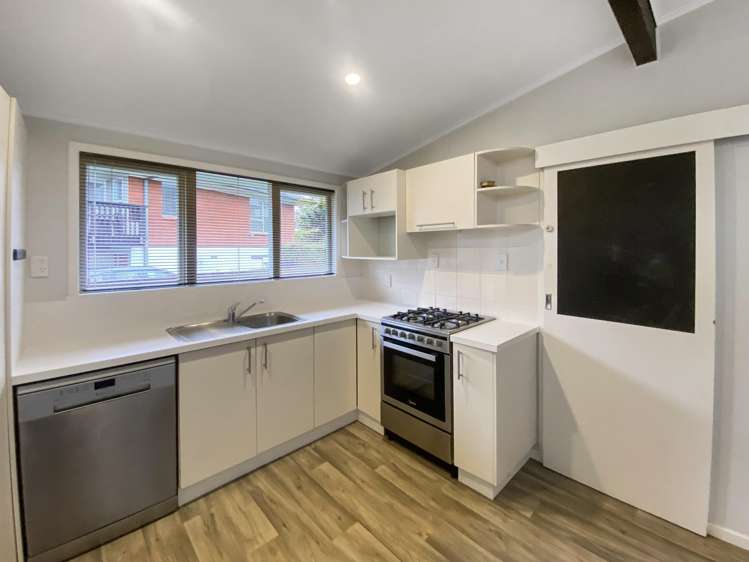 20 Eyre Street Henderson_2