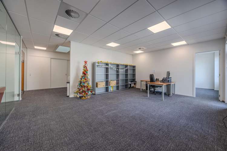 2/10 McCormick Street Wanaka_9