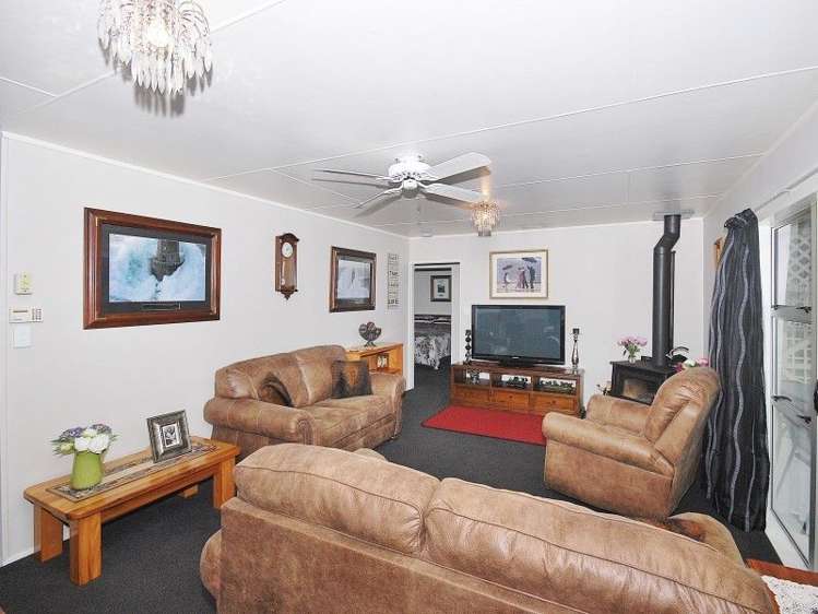 1 Kowhai Grove Featherston_5